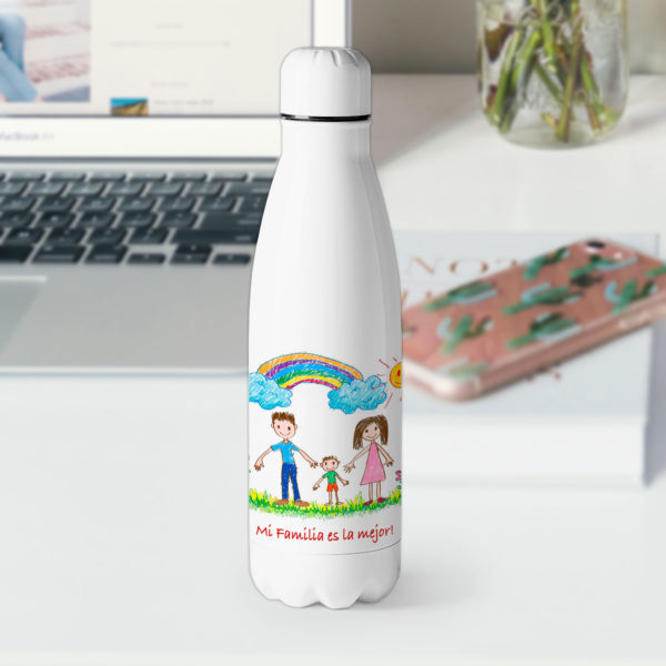 Botella Happy personalizada con dibujo sobe un escritorio